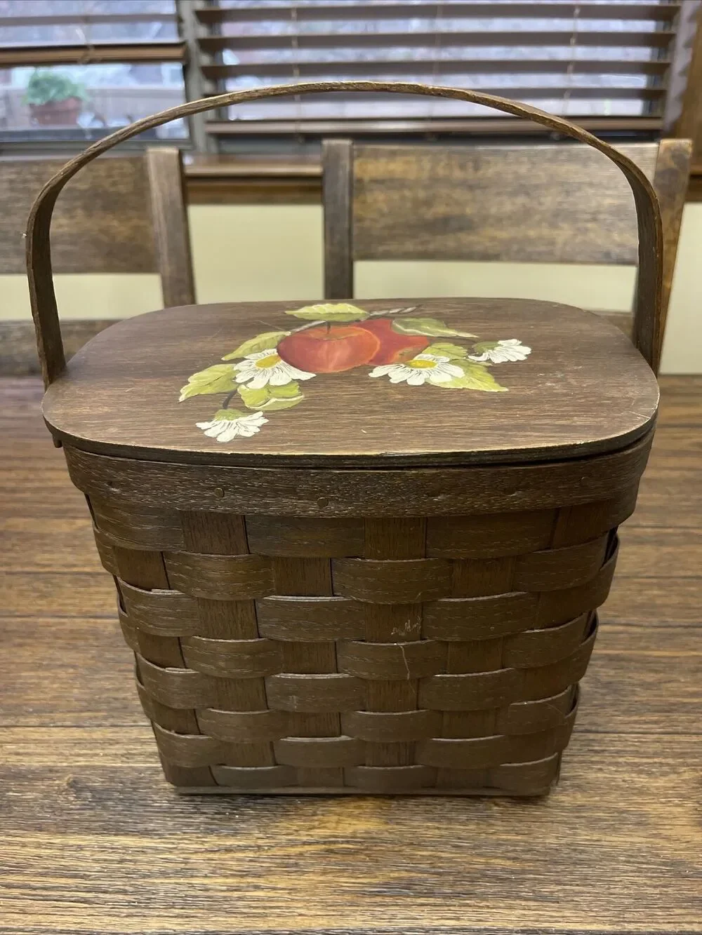 Vintage Wood Weave Handled Basket Fabric Picnic Sewing Purse Painted Apples